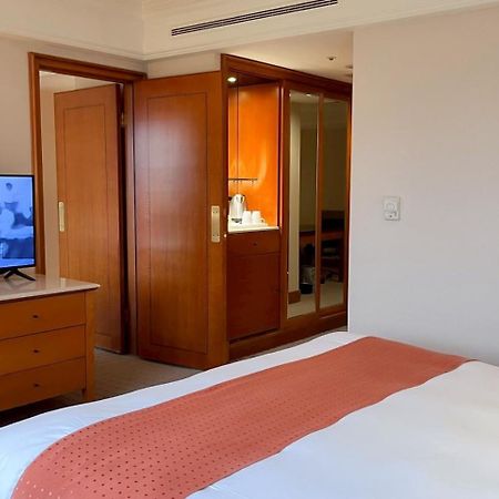 Hione Holiday Hotel Тайбэй Экстерьер фото