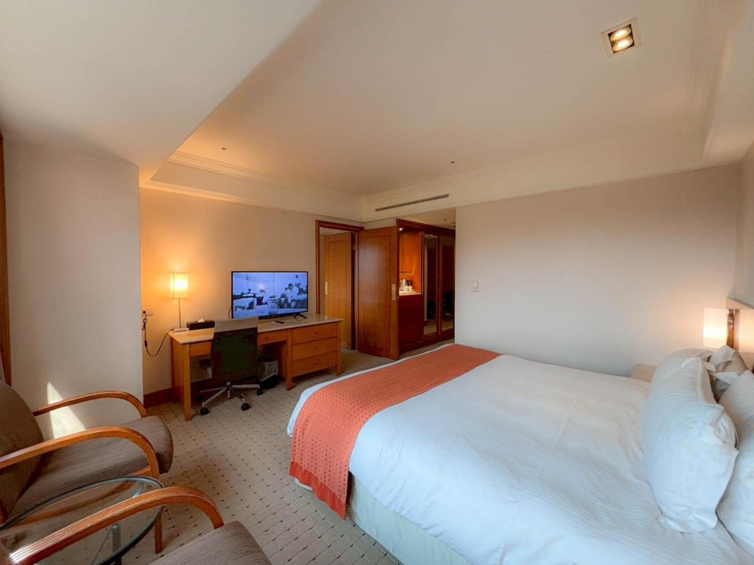 Hione Holiday Hotel Тайбэй Экстерьер фото